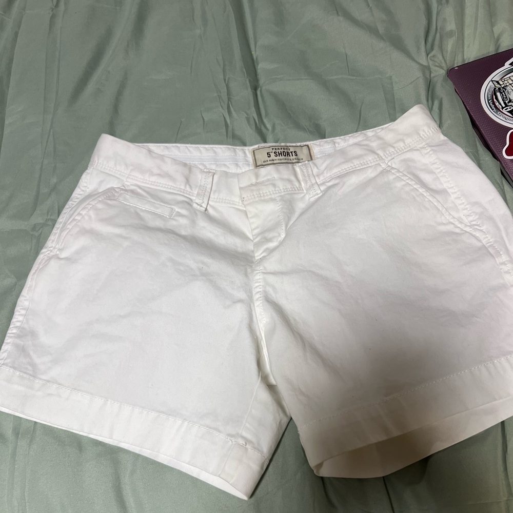 Women’s white khaki shorts
